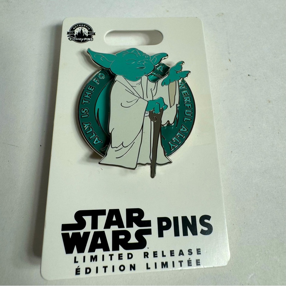 STAR WARS YODA MY ALLY IS THE FORCE SPINNER PIN 2023 DISNEY LR